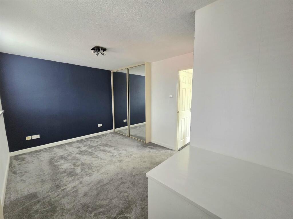 26 castel morgraig bedroom 1..jpg