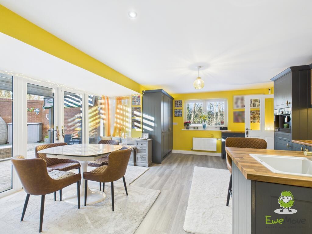 EweMove Estate Agents Basingstoke - Fairway Road 