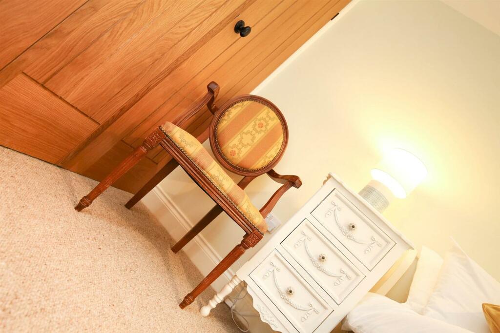 Bedroom 1.1.jpg