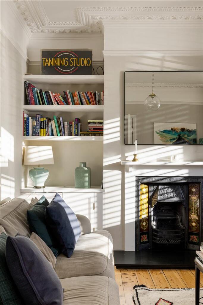 Cavendish Drive, E11