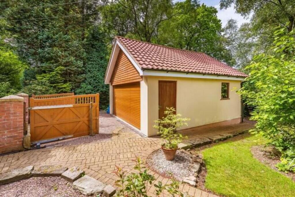 Garage &amp; Driveway