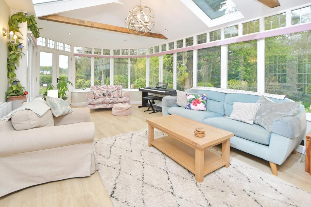 Open planned kitchen, dining &amp; garden room