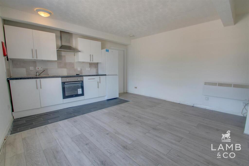 Lounge/Kitchen