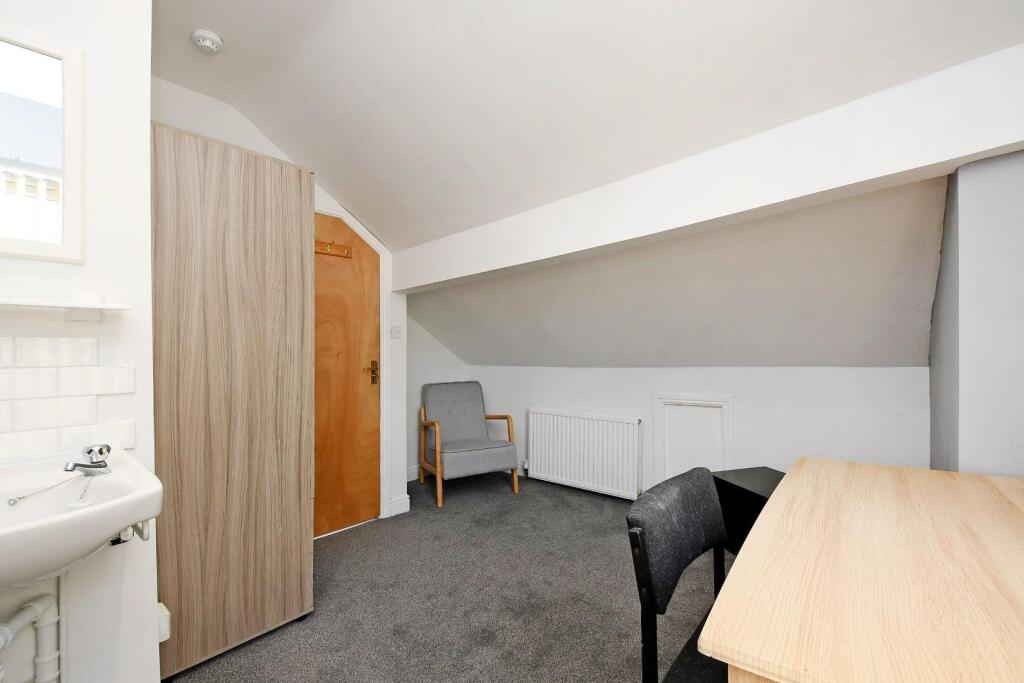 Bedroom 9.jpeg