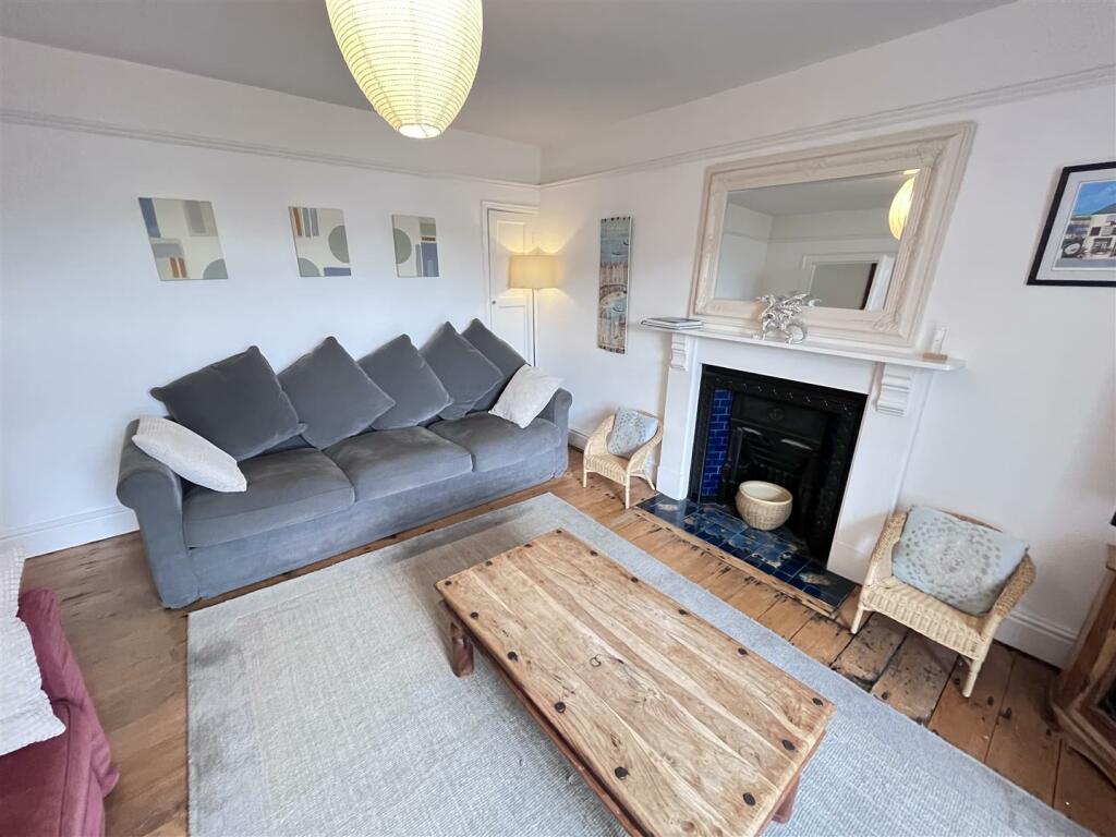 living room 2.JPG
