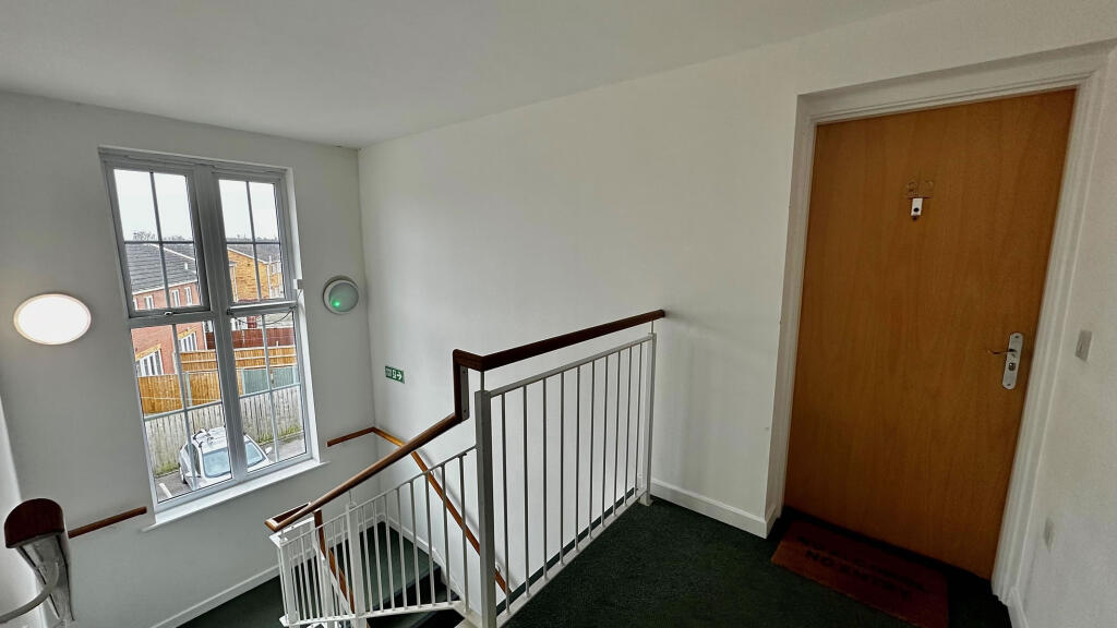 dncstrad78372harrsrddncsterCommunal Stairs.jpg