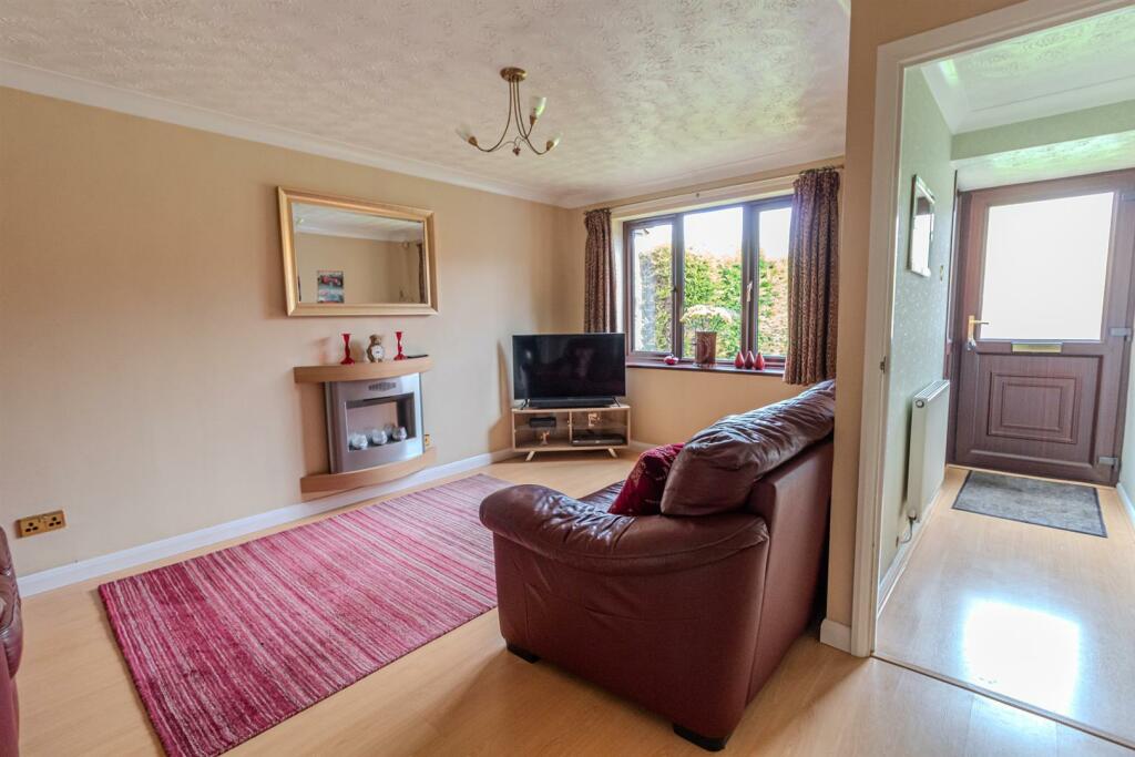 11, Ganton Close Nottingham, NG3 3ET