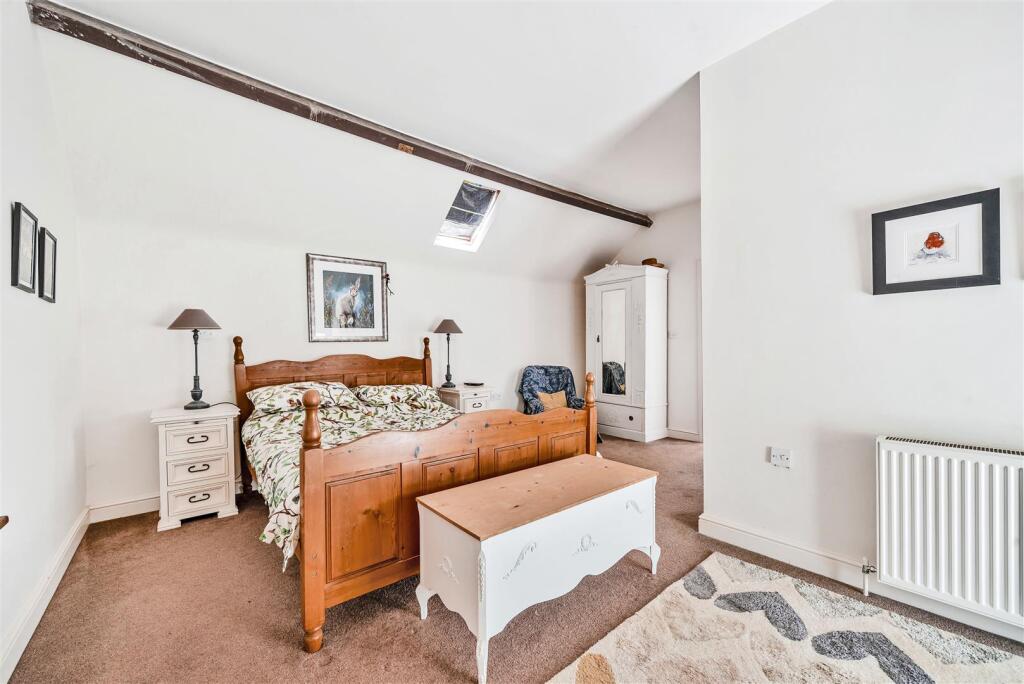 The Coach House - Master bedroom