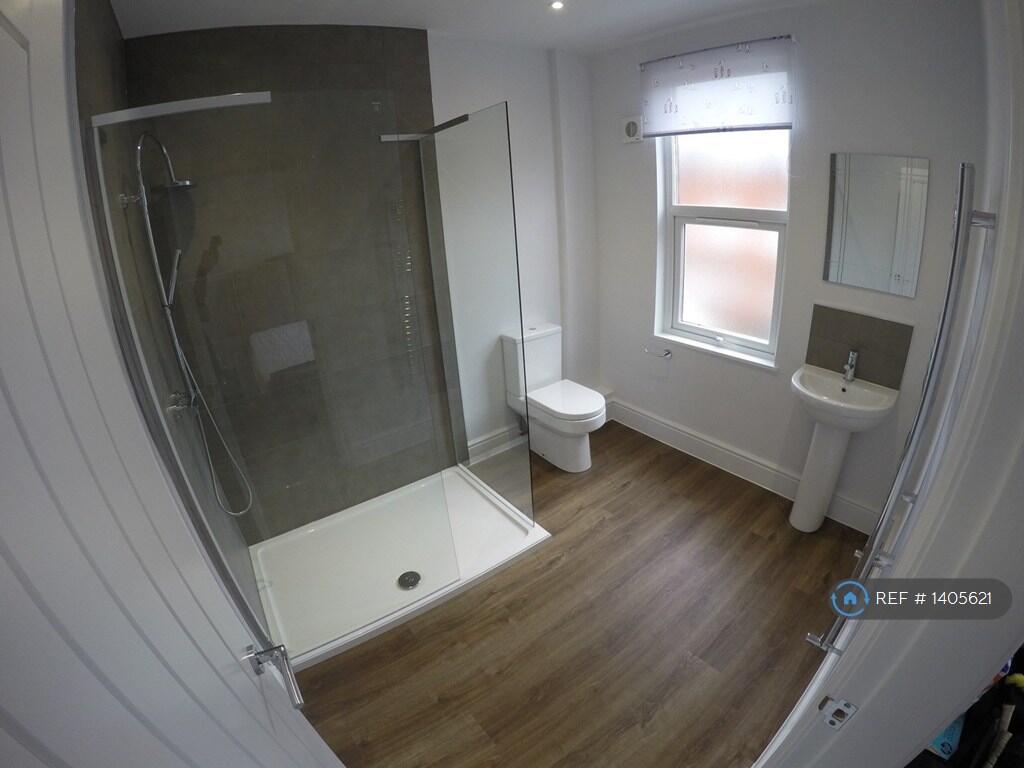 1st Floor Bedroom - Ensuite