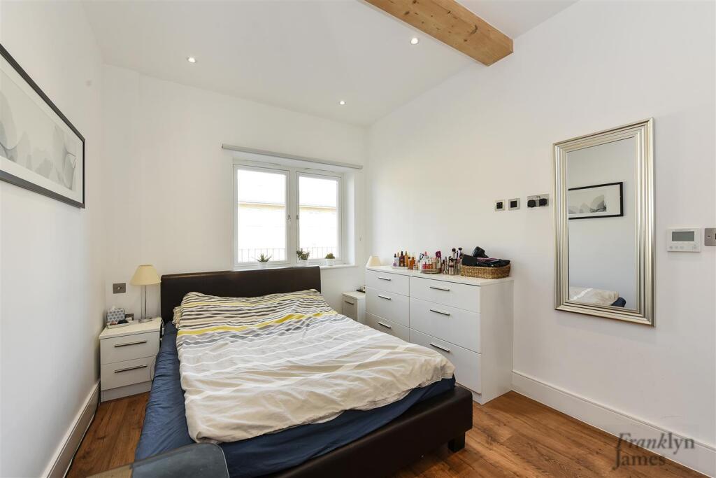 Commercial Road (2).JPG