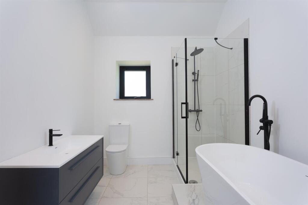 Principal Bedroom Suite