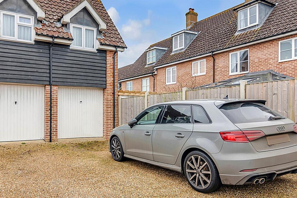 121 Bromedale Avenue Mulbarton Norwich, NR14 8GZ(3