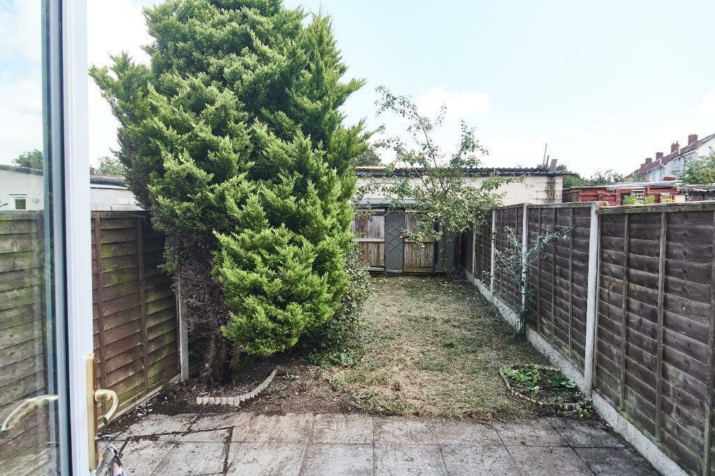 Lounge to Garden View