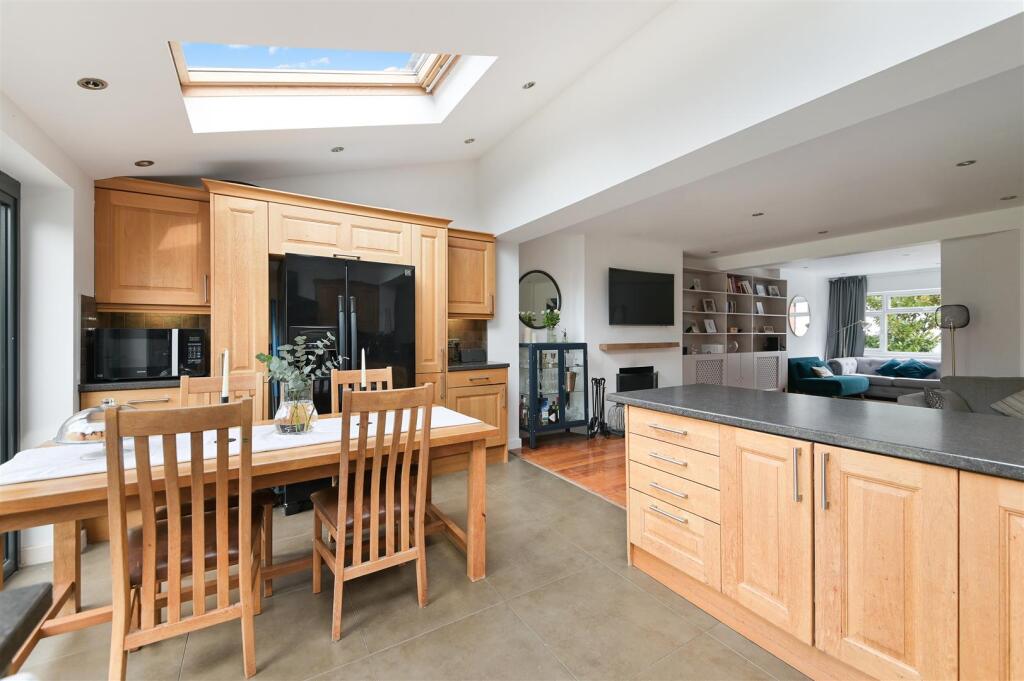 CHIPSTEAD WAY,42- (14).jpg