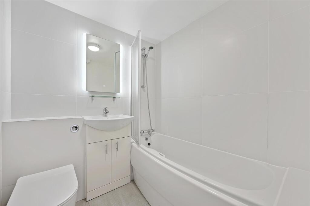 Masbro Road - Bathroom3 (1).JPG