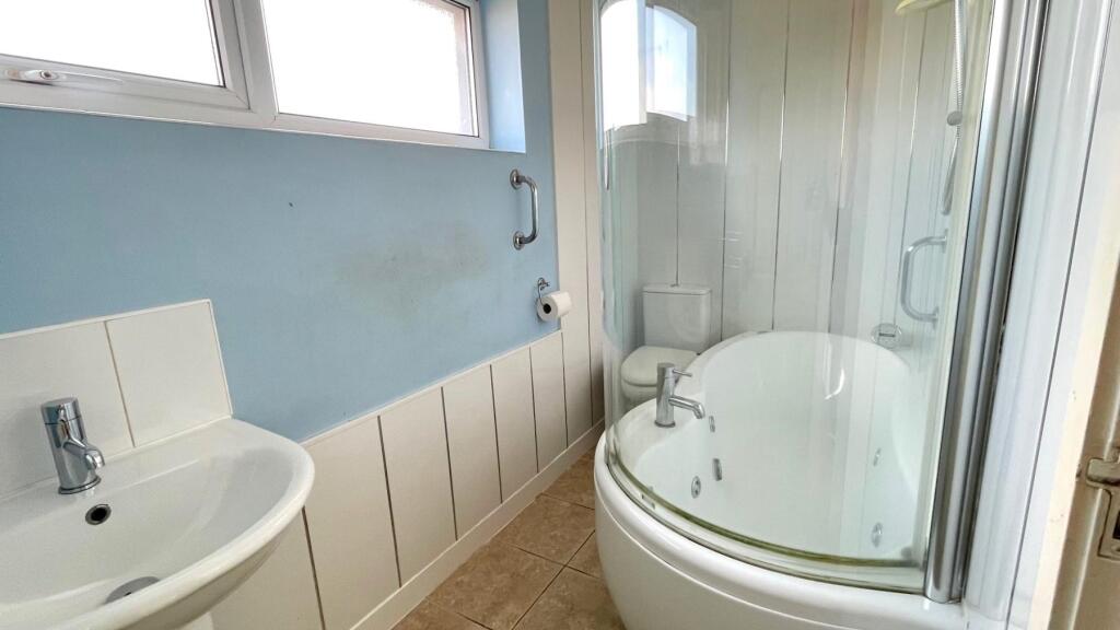 3-PIECE BATHROOM