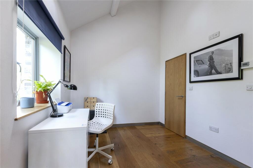 Bedroom 3/Study