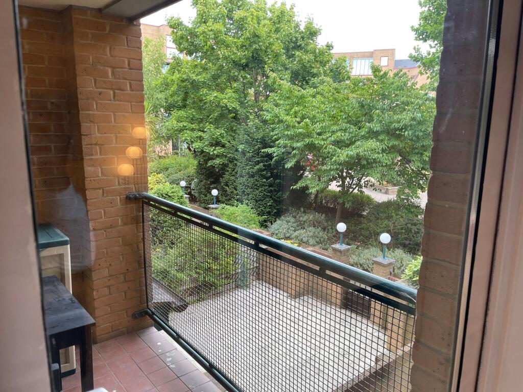 A charming view of the front of the property fe...