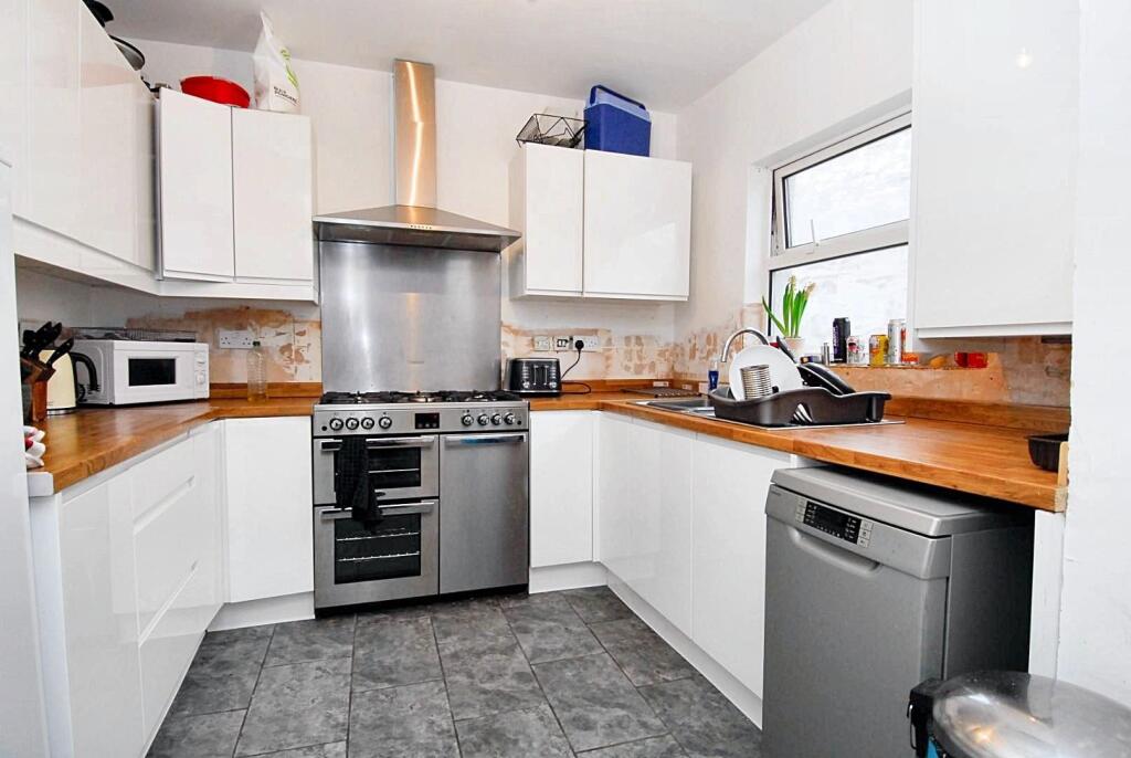 50 furze kitchen 2.jpeg