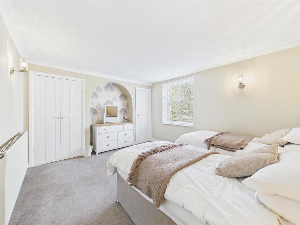 Bedroom: