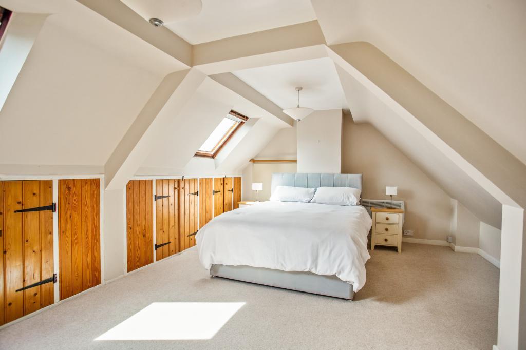 Stonehouse 303286 17 ENH.jpg