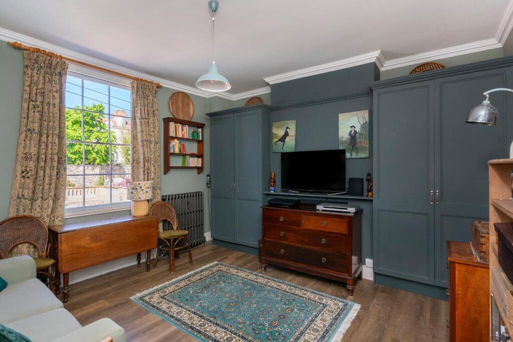 1S2PKN - Bedroom B.jpg