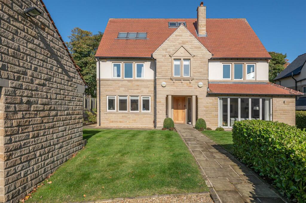 Front Lawned Gardens