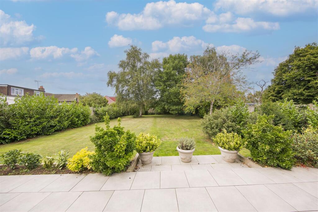 Social Patio &amp; Garden