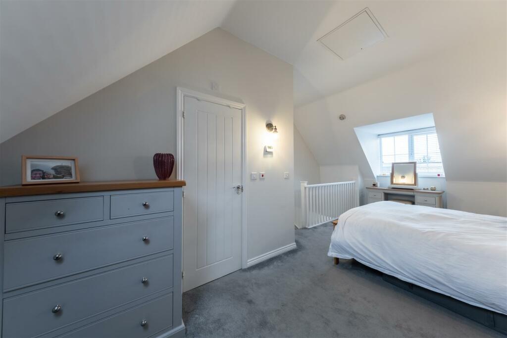 52 Firecrest Way-013.jpg