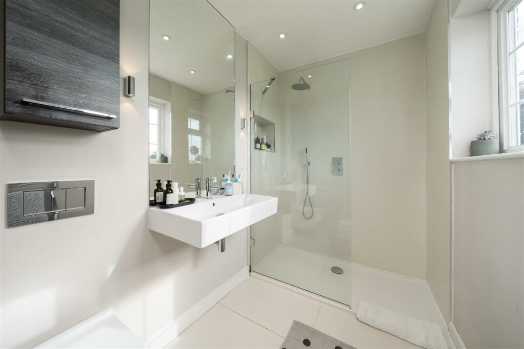 Preston Road 4- bath (1).jpg