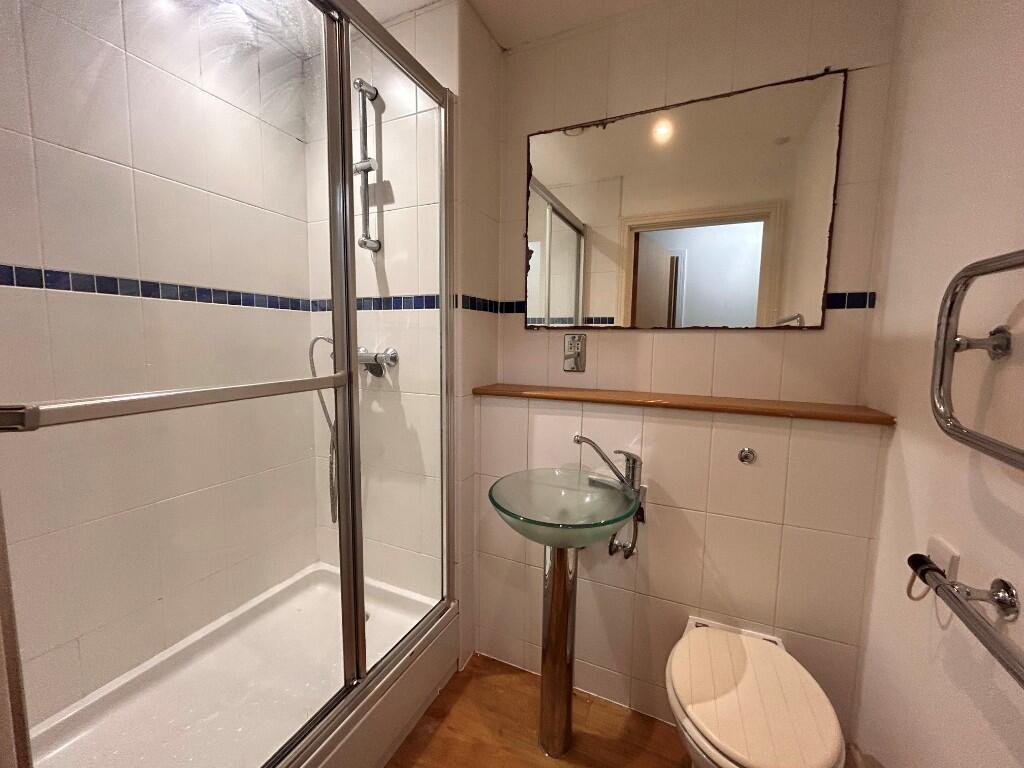 Main bathroom