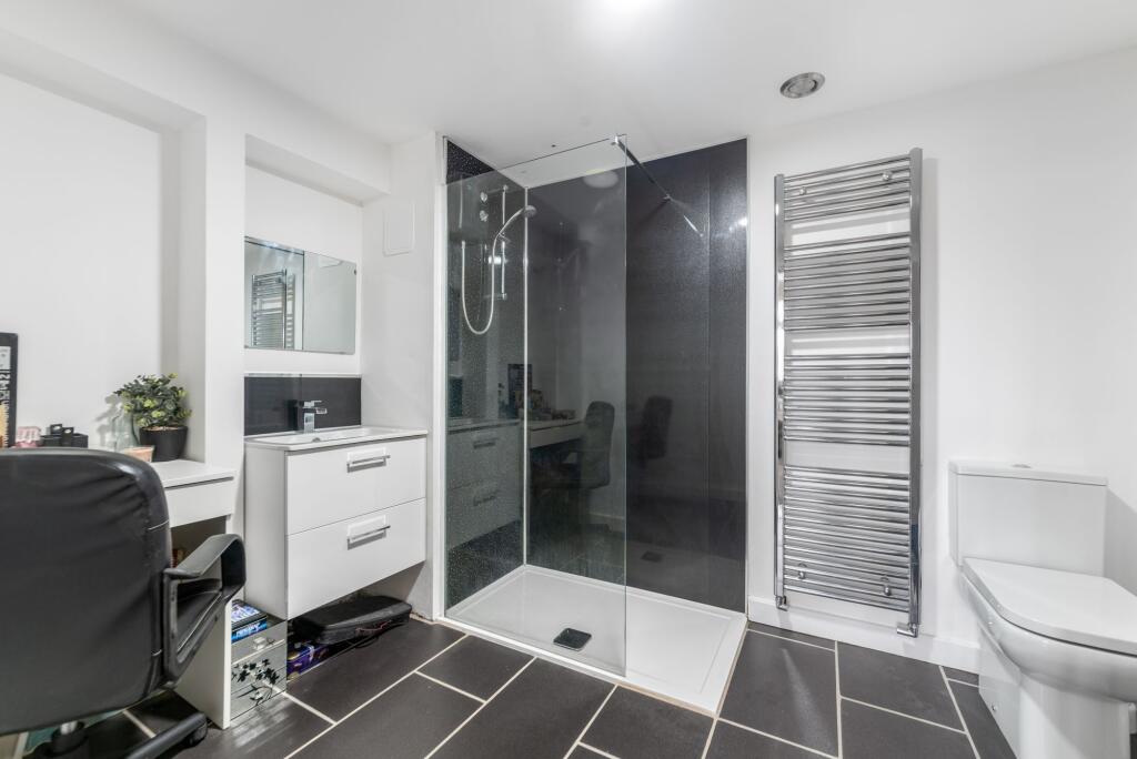 Ground Floor Bedroom En-Suite