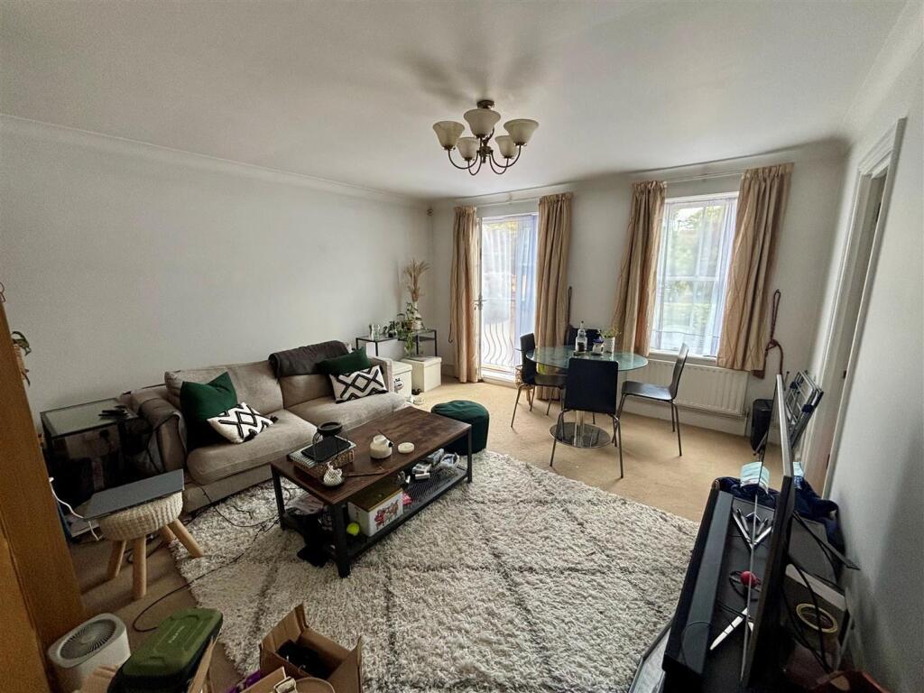lounge.jpg