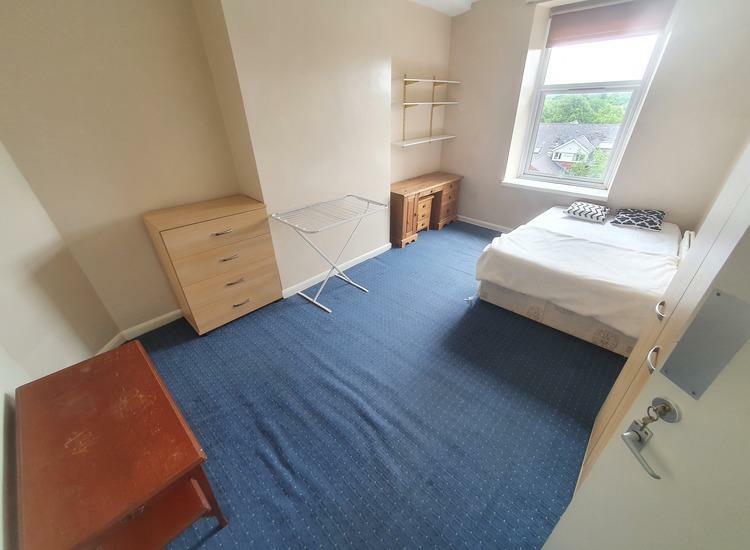 1st Bedroom 1.jpg