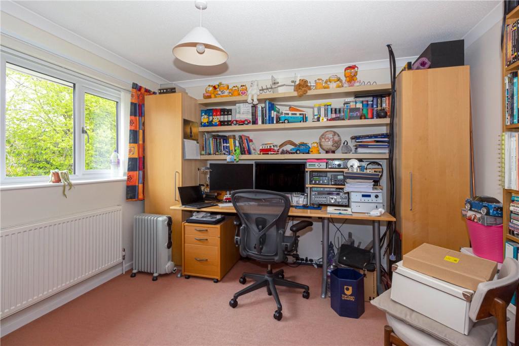 Bedroom/Study