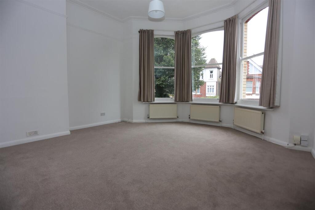 3, 28 Wilbury Gardens new 23 (7).JPG