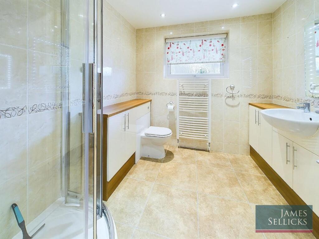 Family Shower Room