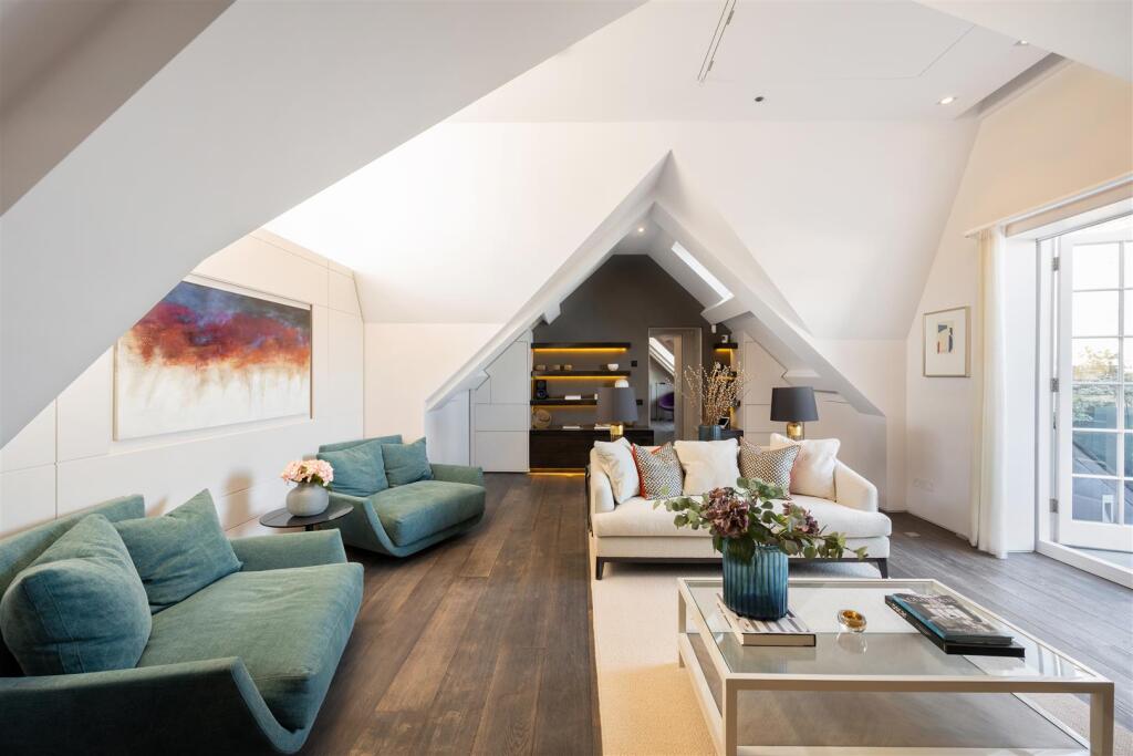 Flat A, 54 Cadogan Square Hi-18.jpg