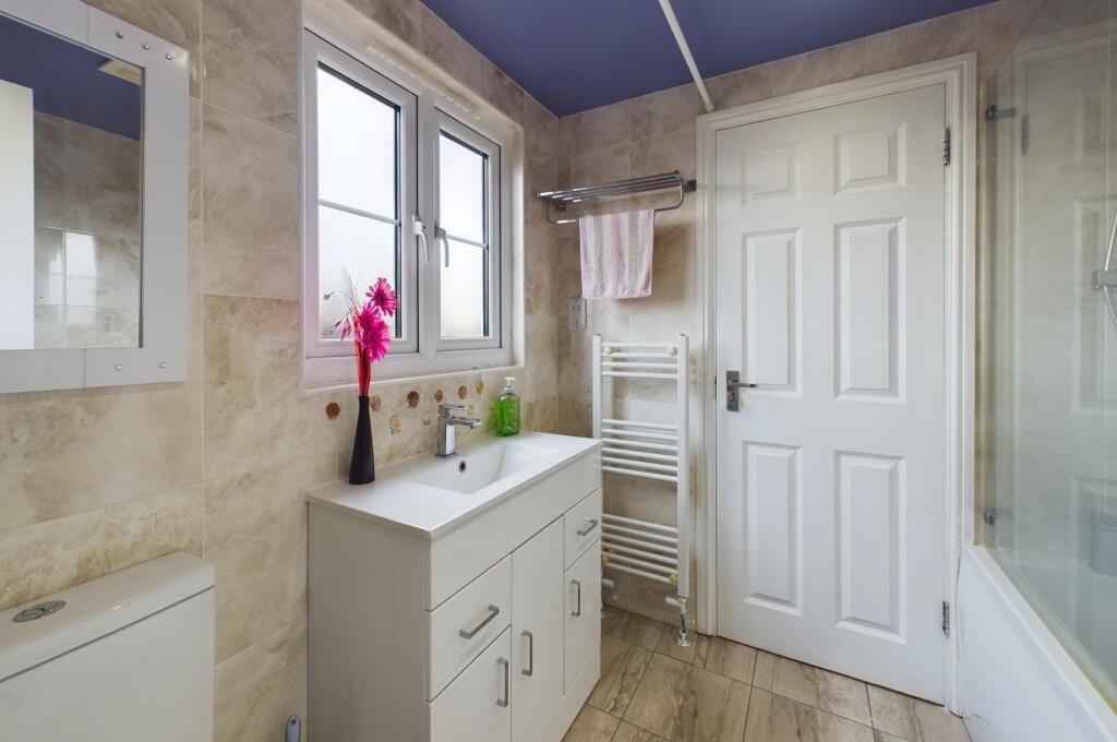 CAM02545G0-PR0334-STILL032