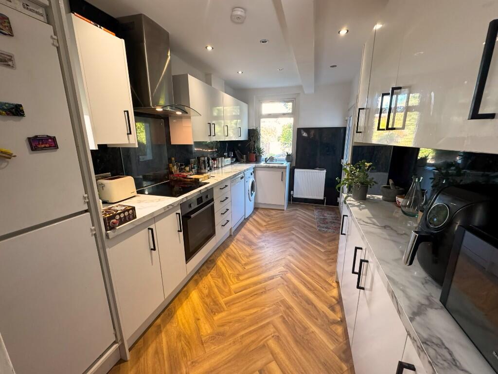 Kitchen 1