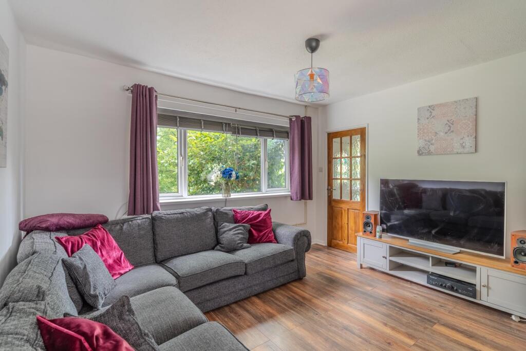 6 Canberra Close-9.jpg