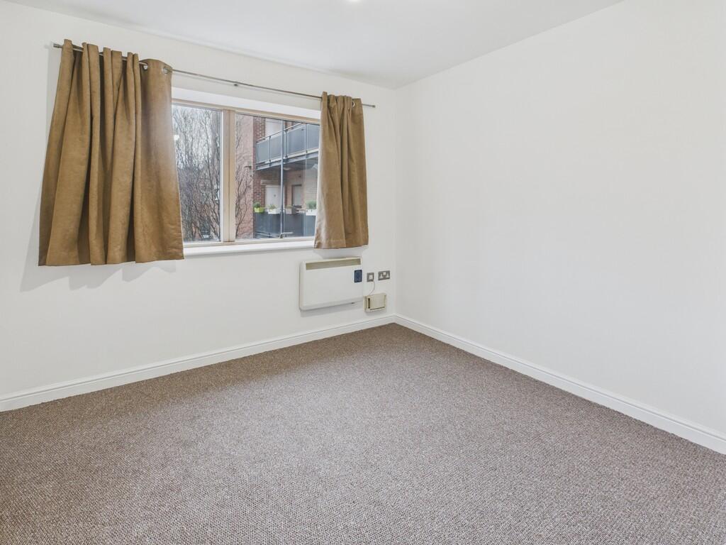 CAM04273G0-PR0225...