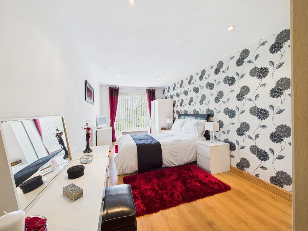 CAM01605G0-PR1050-STILL004