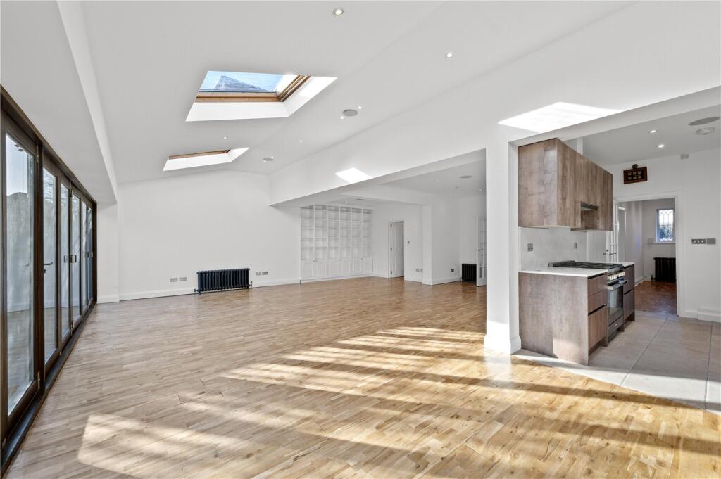 Kitchen/Dining/D'ing