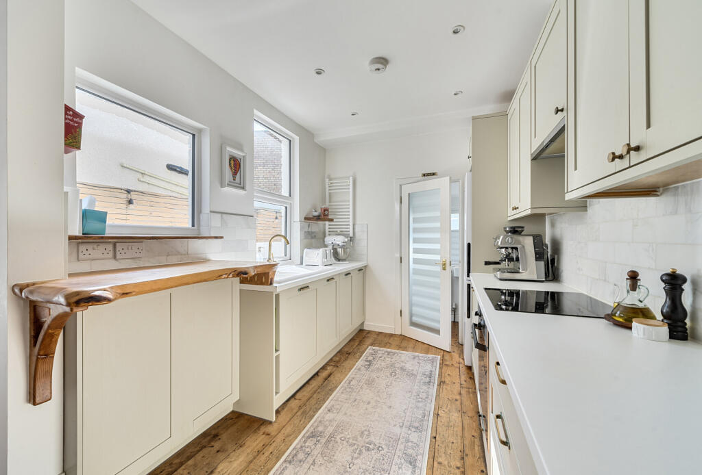 1324067-7-686e9ef...