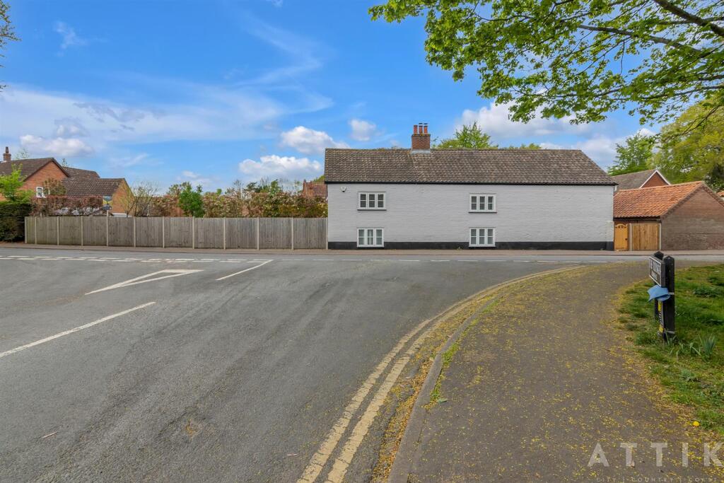 24 Newmarket Road, Norwich, NR46UE (2).jpg