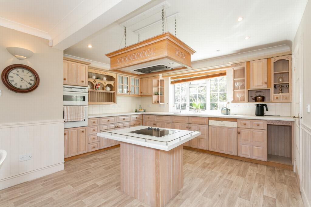 Kitchen/breakfast rm