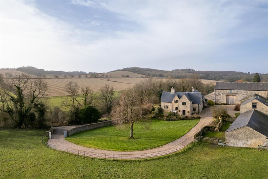 76 - Dowmans Farmhouse - GL53 9QY - Web.jpg