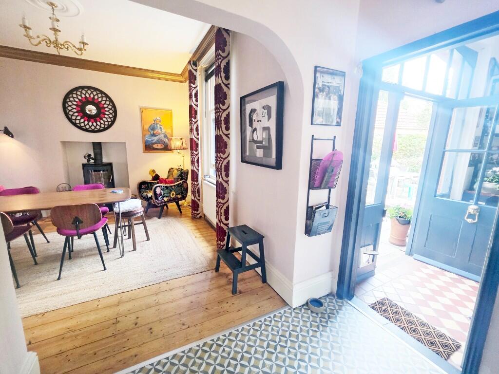 With Door to Utility