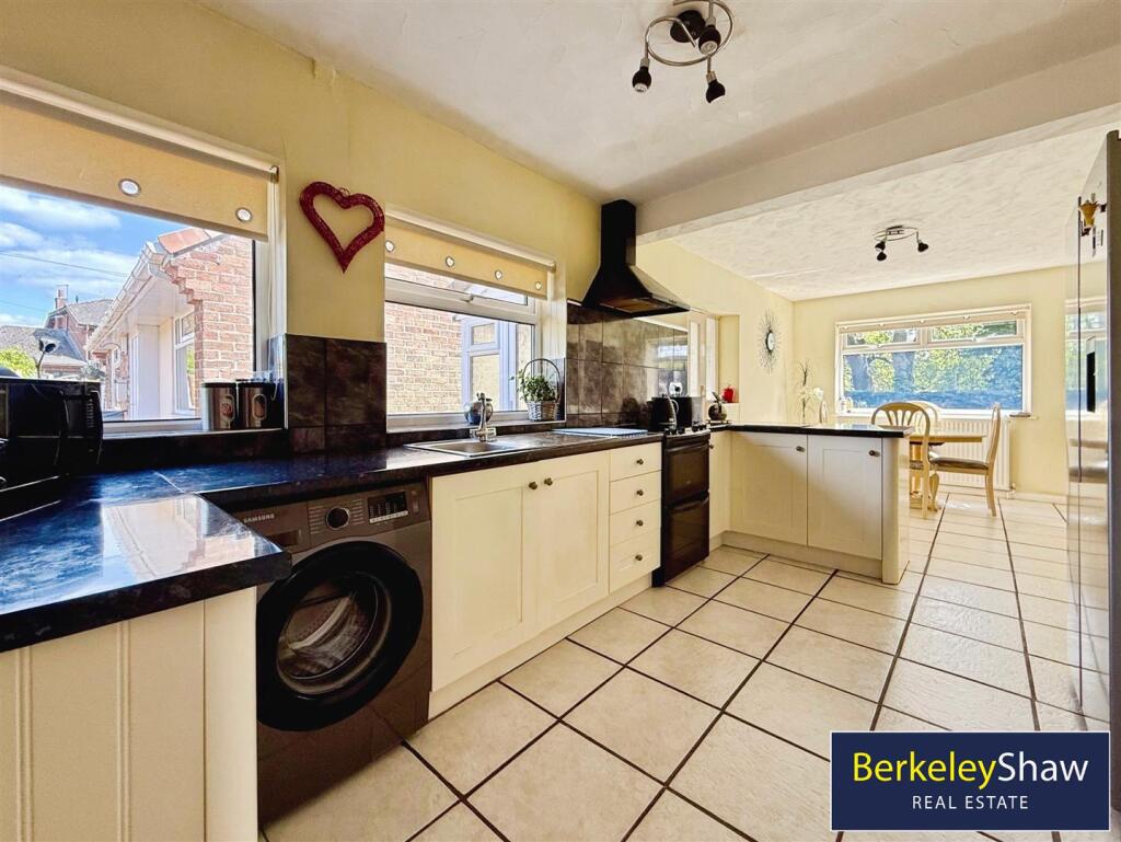 Kitchen/Dining